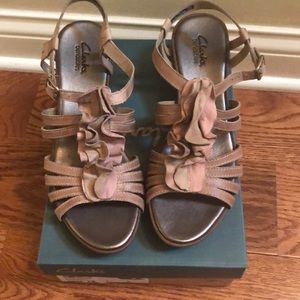 Clarks Lucia resort sandals size 9 new